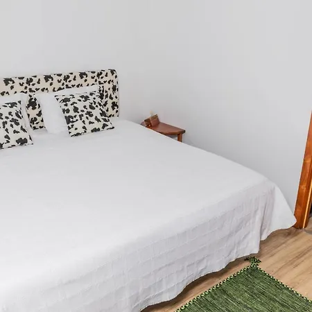 Aldeia Da Gingeira *