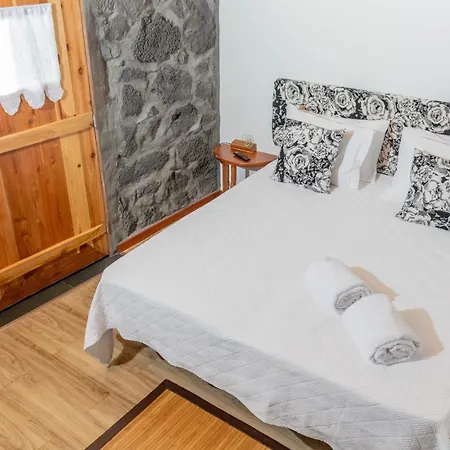 Aldeia Da Gingeira *