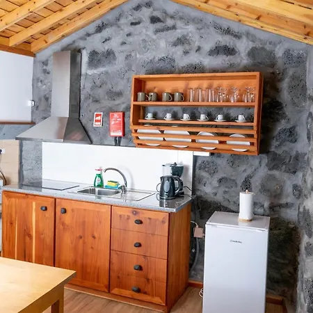 Aldeia Da Gingeira * Sao Mateus (Pico island)