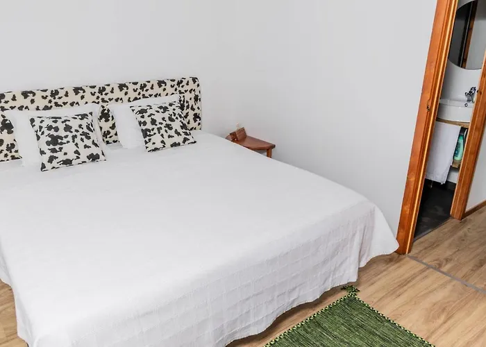 Aldeia Da Gingeira *