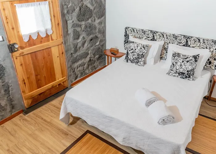 Aldeia Da Gingeira *